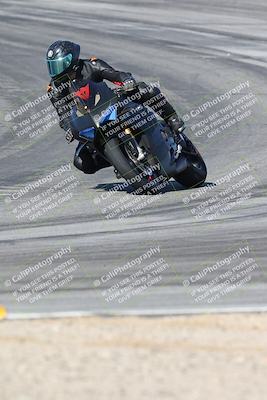 media/Dec-01-2025-Moto Forza (Mon) [[2daa91e15f]]/2-Intermediate Group/Session 2 (Turns 9 and 10)/